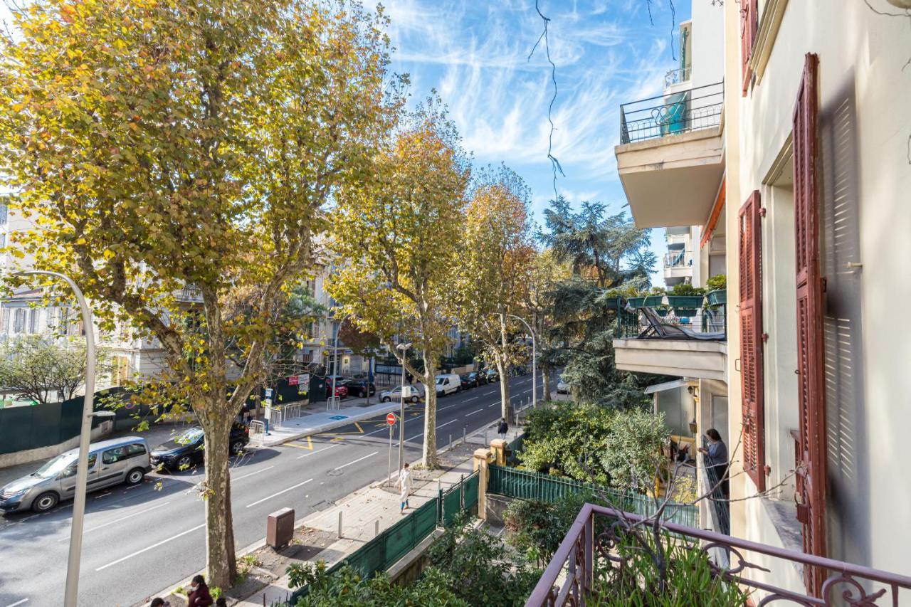 2 Bdr 105m2 Classy Near Garibaldi Tram With Garage Lejlighed